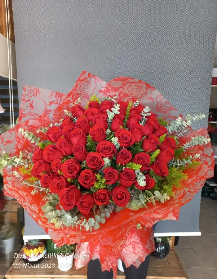41 Kırmızı Gül Buketi